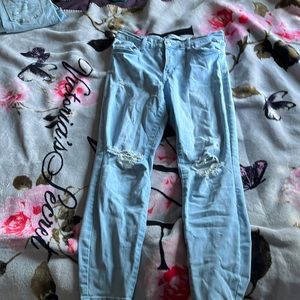 Celebrity Pink Light Wash Distressed Skinny Jeans Size 9/29